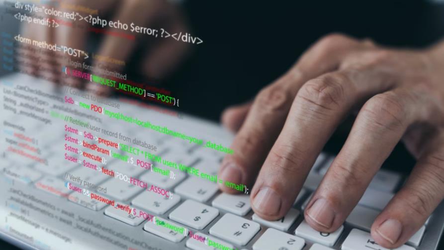 永州小程序定制开发公司视角下SQL与T-SQL的差异化应用解析